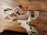 Riemchen Sandalette Marco Tozzi Sandallen Strass beige Gr.39 Hessen - Schotten Vorschau