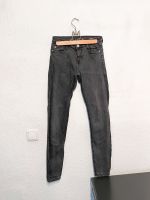 Bershka Po Pushup Röhrenjeans schwarz skinny Stretch midwaist 34 Bayern - Münchberg Vorschau