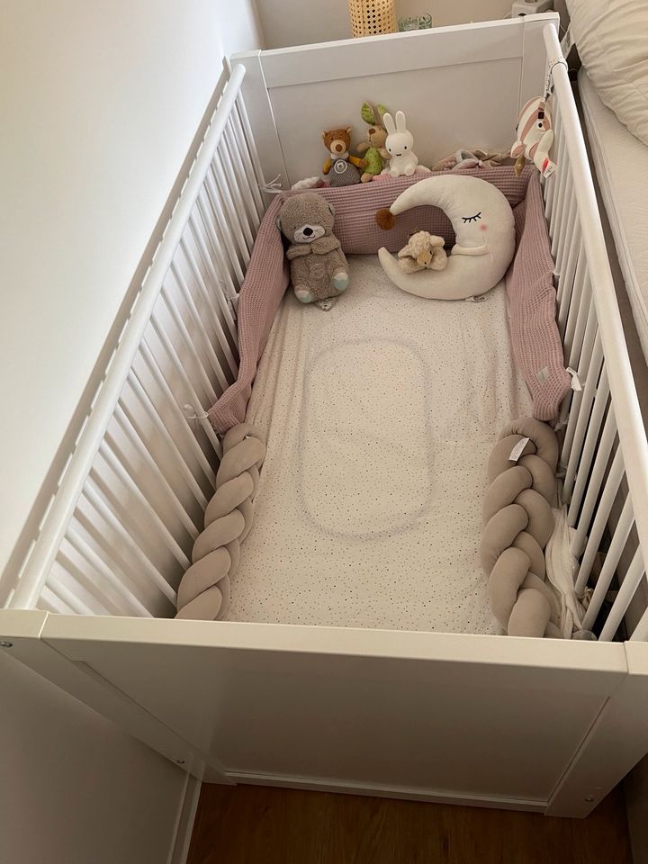 Baby Bett mit Lattenrost in Schwerin