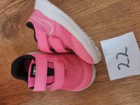 Nike gr 22 Mädchen Baby pink Nordrhein-Westfalen - Gummersbach Vorschau