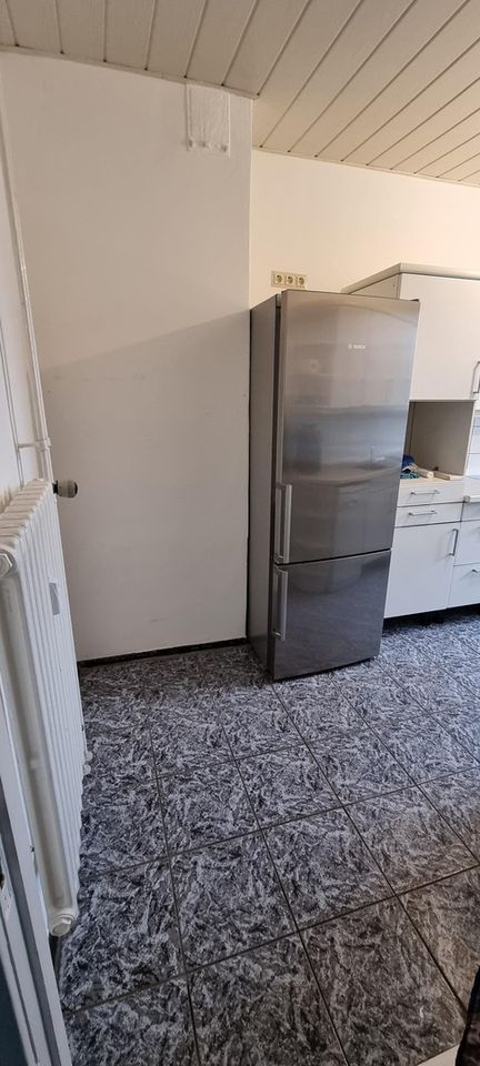 Ruhige renovierte 2 1/2 - Zimmer-Wohnung mit Einbauküche in Berlin-Tegel in Berlin