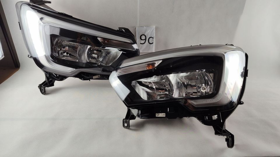 RENAULT MASTER IV LED SCHEINWERFER 260607867R LINKS RECHTS in Neu-Isenburg