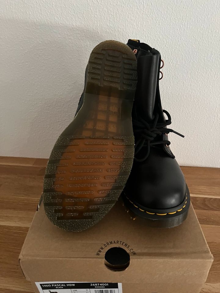 Dr. Martens Pascal HDW 1460 NEU/OVP in Voerde (Niederrhein)