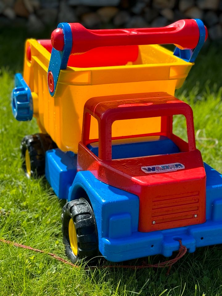Kipperlaster Wader robustes Auto Kinder in Dresden