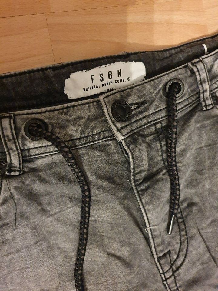 Jeans Short FSBN grau f. Herren Gr. L in Ahorntal