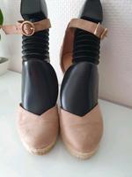 Sandalen mit Keilabsatz von even&ODD . Düsseldorf - Rath Vorschau