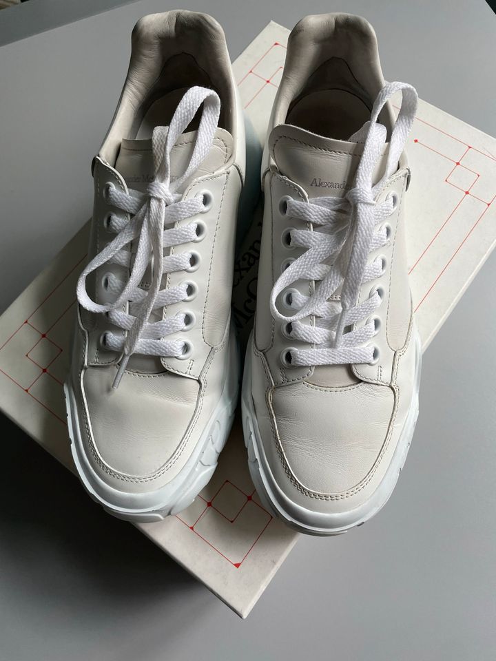 weiße/ off White   Sneaker Curt von Alexander McQueen Gr 39. in Berlin