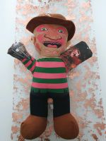 Freddy Krüger Plüschfigur 36cm Nightmare on Elmstreet Hessen - Weimar (Lahn) Vorschau