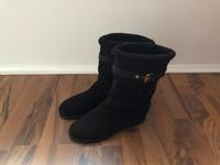 Louis Vuitton Lammfellstiefel Braun Größe 40 Stiefel Schuhe Hamburg-Mitte - Hamburg St. Georg Vorschau