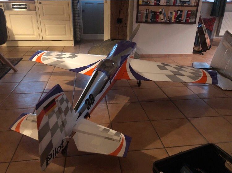 Konvolut 3x RC Flugzeug Extra, rc Pilot, 10%, auch Einzelk in Selsingen