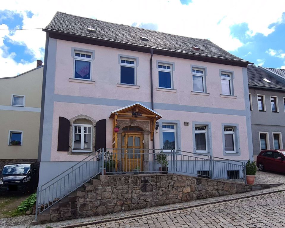 Schönes Stadthaus im Zentrum von Kirchberg! in Kirchberg