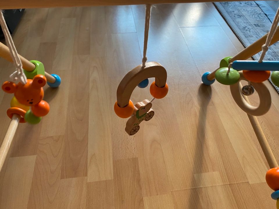 Spielbogen Baby Gym Holz in Mannheim