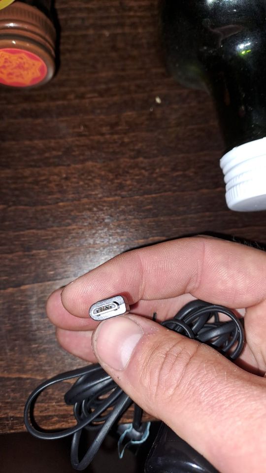 Micro USB zu 230V Ladegerät in München