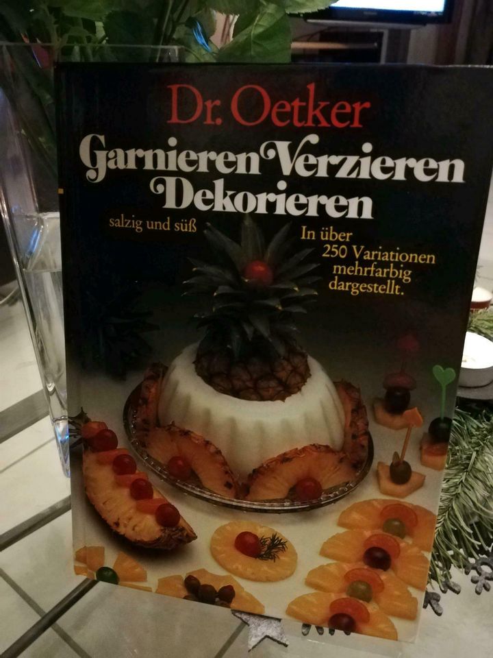 Buch von Dr. Oetker "Garnieren, Verzieren, Dekorieren" in Dortmund