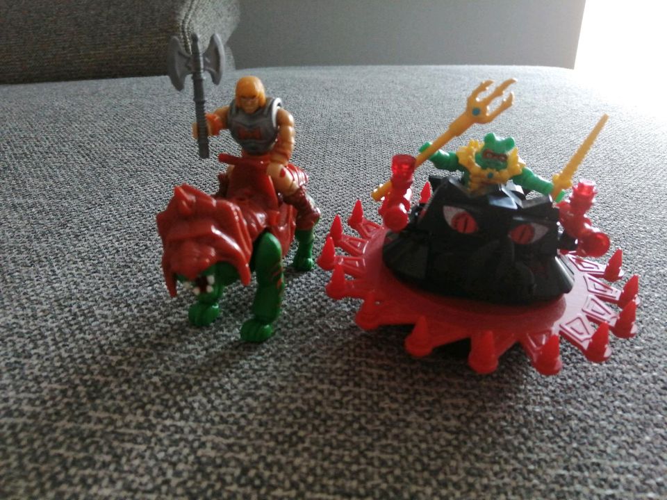 Mega Construx Battle Cat & Roton Set lose in Rhede