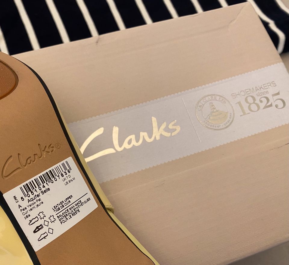 Clarks Pumps 40 6,5-7 gelb Lackleder NEU in Würselen