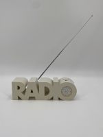 * RADIO „RADIO“ SCHRIFTZUG 70ER 80ER VINTAGE WEISS KULT VINTAGE Berlin - Charlottenburg Vorschau