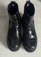 Stiefel Orig. Tommy Hilfiger sehr guter Zustand Gr.38 Häfen - Bremerhaven Vorschau