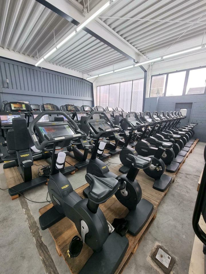 Technogym Excite 1000 Upright-Bike mit Unity 3-Console in Detmold