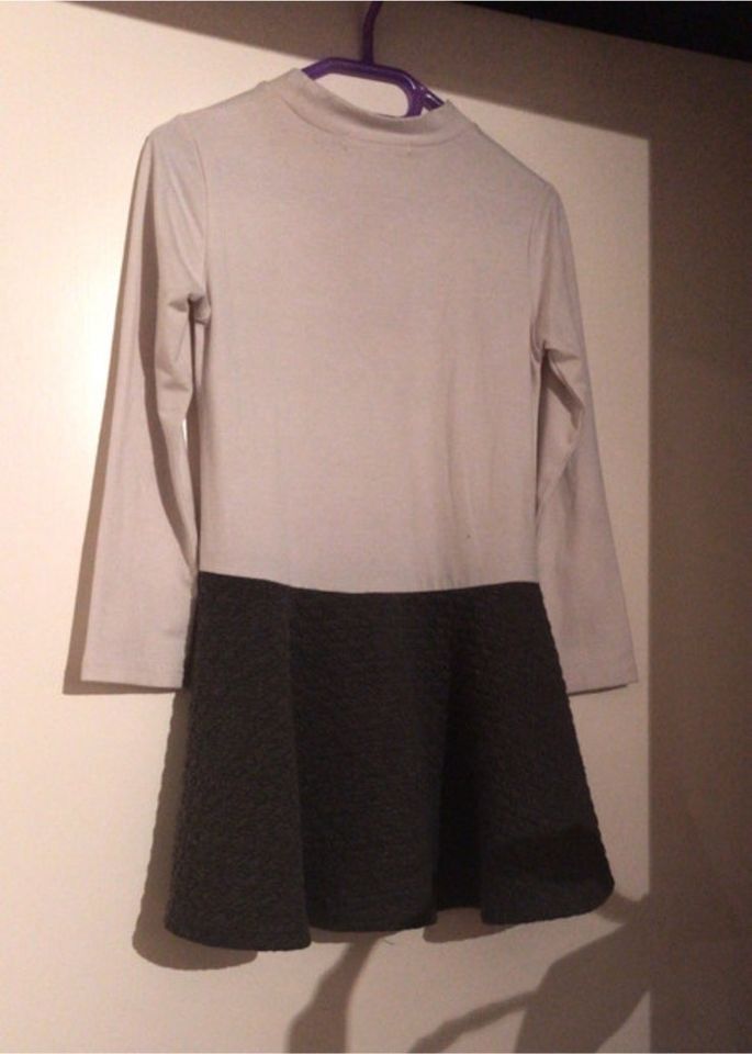 2teiliges Ensemble, Kleid und Bolero,  Creme/grau, Gr 116 in Frankfurt am Main