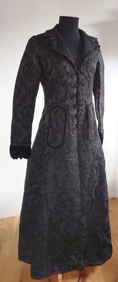 Black Brocade Long Ives Coat, Gr, M/L, Dracula Clothing, WGT in Gevelsberg