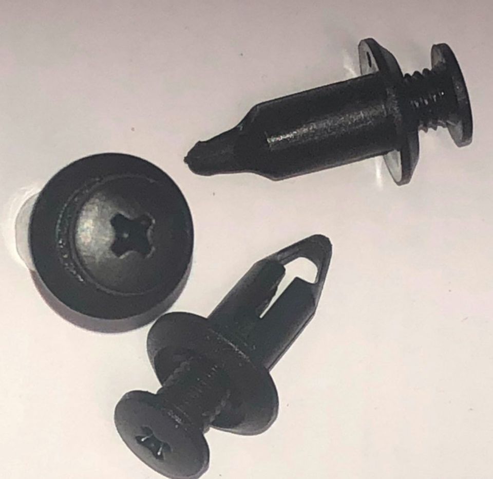 Stecker, Clips Türverkleidung Multicar M25.2, M26, M27, M30, M31 in Schwarzach am Main