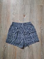 Shorts, H&M, gemustert, Gr. 36 Sachsen - Görlitz Vorschau