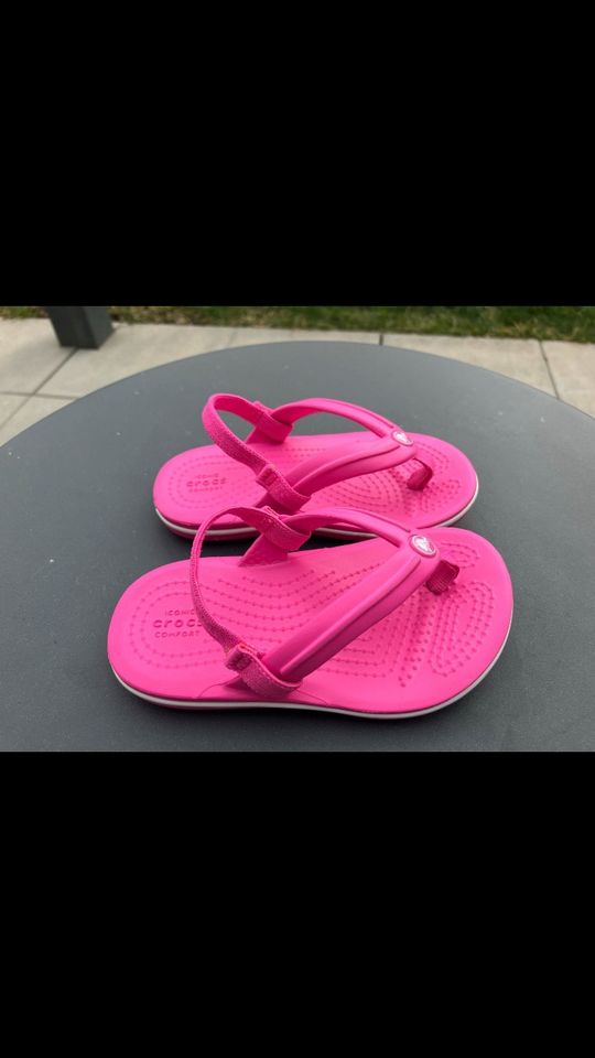 Crocs Mädchen flip flops in Langweid am Lech