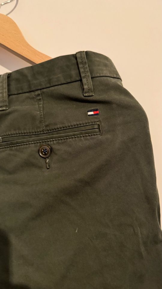 Tommy Hilfiger Herren Chino Hose W31/L34 in München