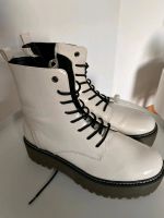 Bershka Damenstiefel Gr. 37 Stiefel Plateau weiß Baden-Württemberg - Brackenheim Vorschau