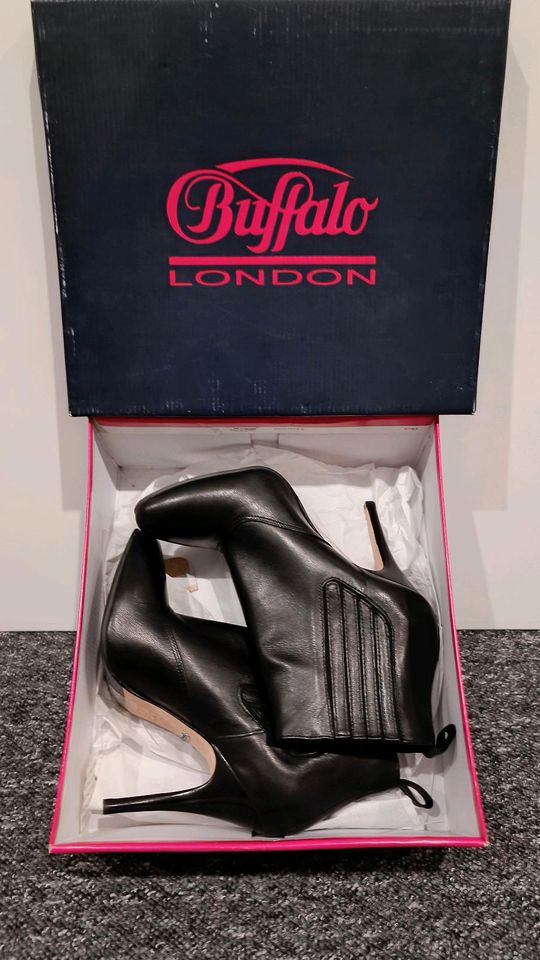 Buffalo London Stiefeletten NEU OVP High Heels Größe 41 Damen in Falkensee