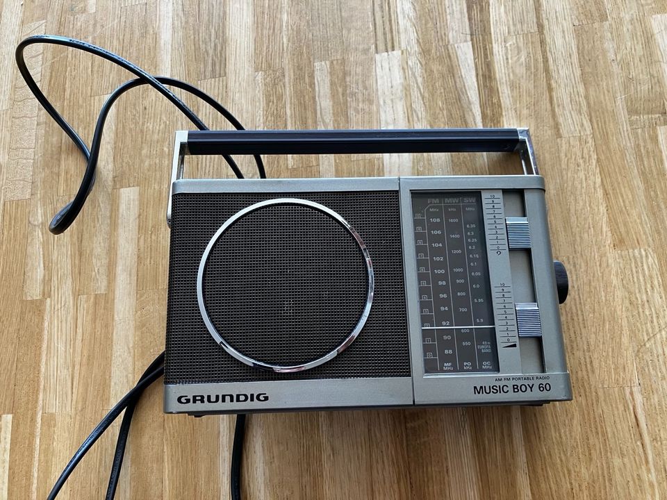 Radio Grundig Music Boy 60 in Düsseldorf