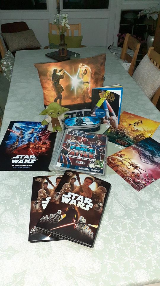 Star Wars Sammel Album Cosmic Shells Karten Kissen Yoda in Möser