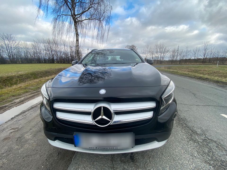 Mercedes Benz GLA 200 d in top gepflegtem Zustand in Paderborn