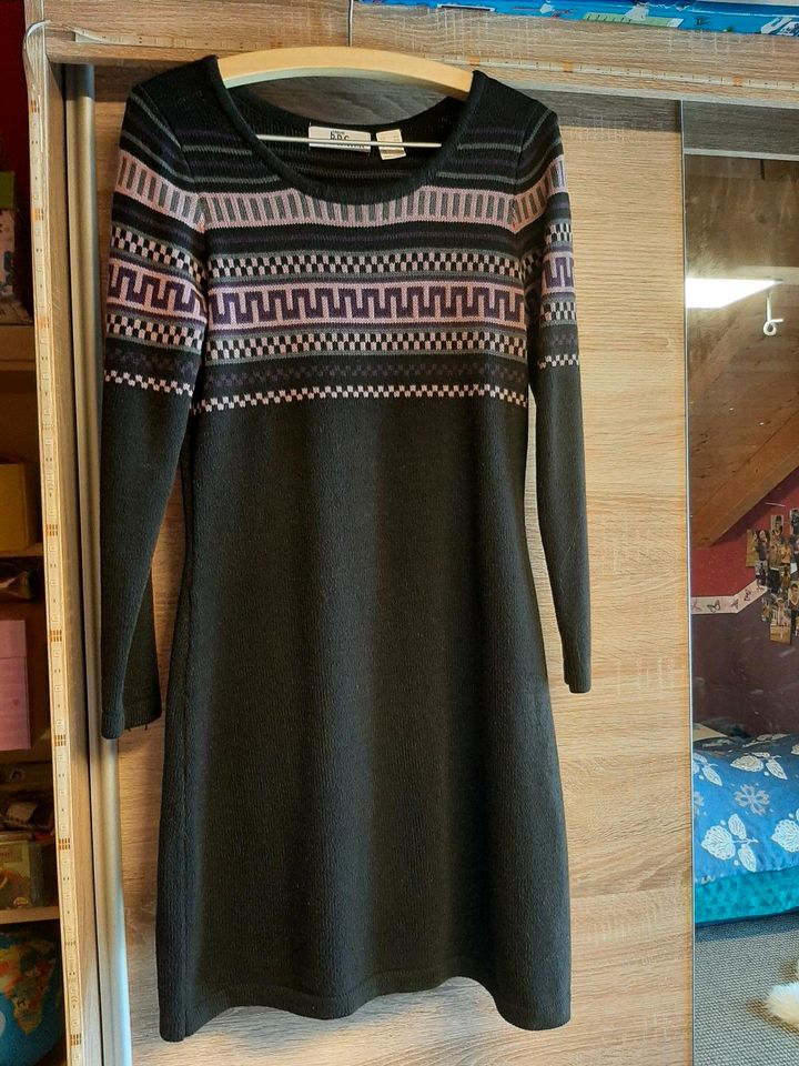 Strickkleid bonprix, schwarz/lila, Größe 36/38 in Teisnach