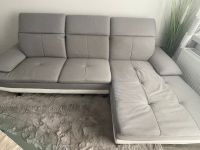 Modernes L-Sofa, verstellbare Kopfteile, gut erhalten Niedersachsen - Langenhagen Vorschau