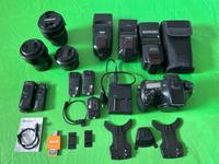 Sony Alpha SLT-A77V Set (3 Objektive + 3 Blitze + Fernsteuerung) Bayern - Augsburg Vorschau