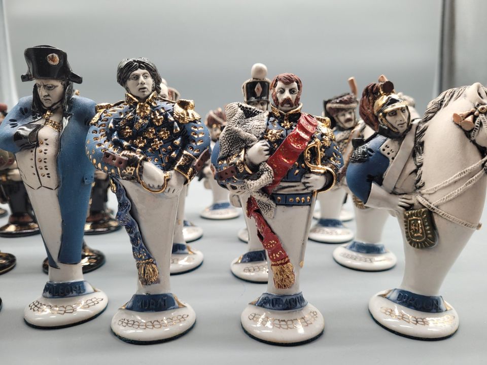 Antike  Selten Porzellan 32 Schachfiguren  Napoleon Schachspiel S in Wuppertal