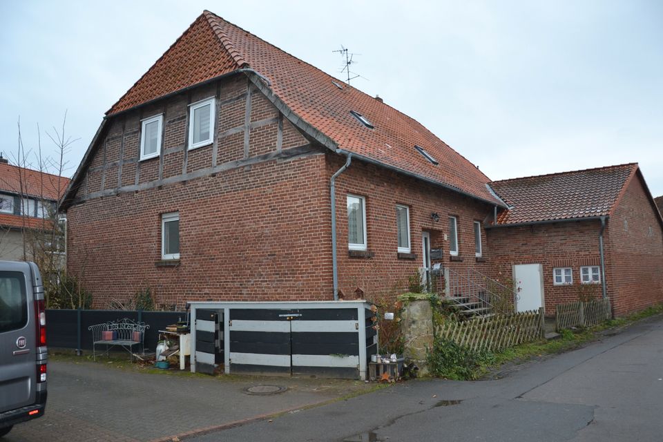 Für den Handwerker/MFH 217 m² mit Geschäft 87 m²/ Freie ca. 130 m² Whg. /Fairer Preis in Barsinghausen