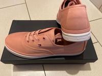 Tommy Hilfiger Schuhe Sneaker Schnürschuhe Gr. 39 schwarz NEU Nordrhein-Westfalen - Enger Vorschau