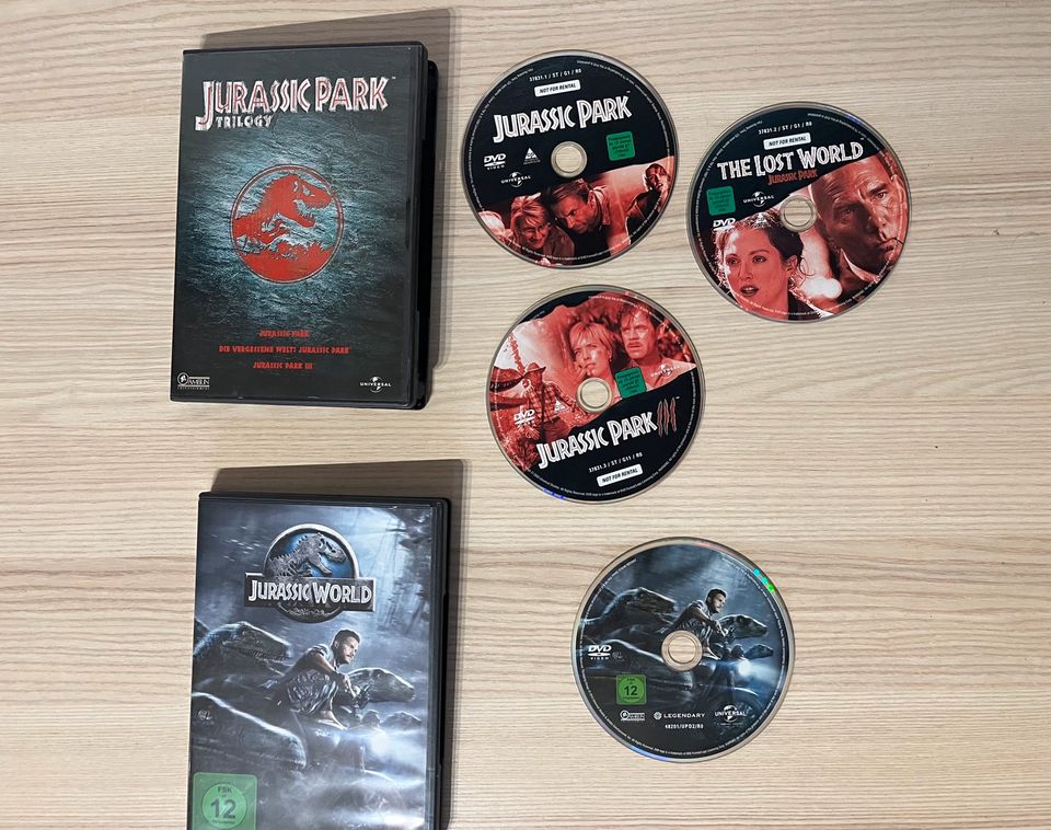 Jurassic Park 1-3 + Jurassic World in Wildeck