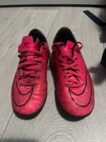 Kinder Sport Fußballschuhe nocken Schuhe Nike Pink mercurial 33 Nordrhein-Westfalen - Velbert Vorschau