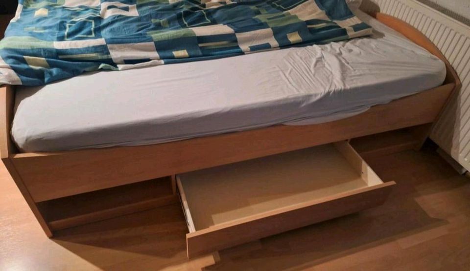Bett 180x200 oder 2 Betten 90x200 mit Lattenroste und Matratzen in Hemer