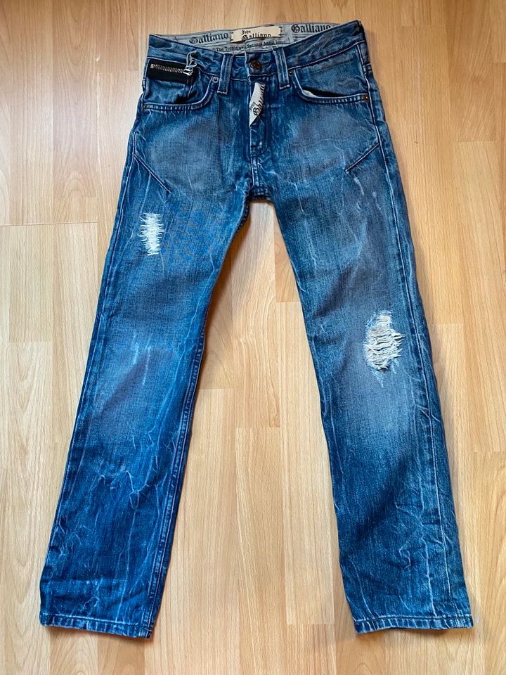 Designer John Galliano gr.8 Kinder Jeans distressed gerades Bein in Berlin