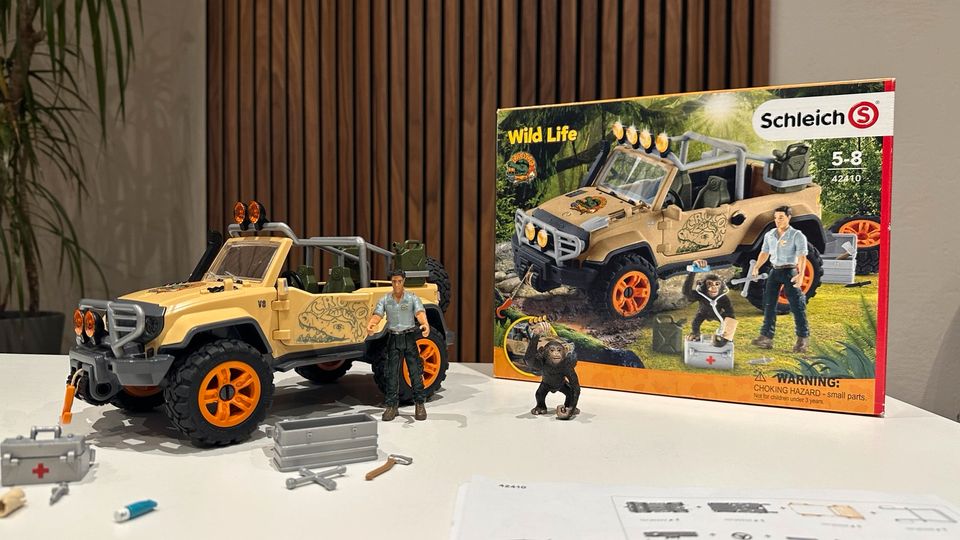 Schleich Geländewagen mit Seilwinde 42410 in Hohen Neuendorf