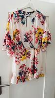 Forever 21 Jumpsuit Playsuit mit Blumen in Größe 40 Berlin - Wilmersdorf Vorschau