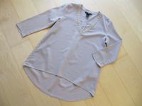 Hübsches Blusenshirt v. H+M mit Nietendetail am Ausschnitt gr.34 Bayern - Bad Wörishofen Vorschau