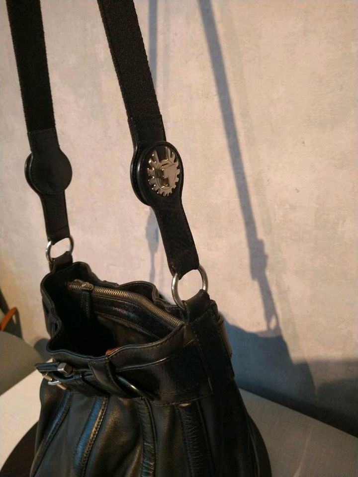 BELSTAFF Ledertasche,schwarz, Original, 2 Tragegürtel in Düsseldorf