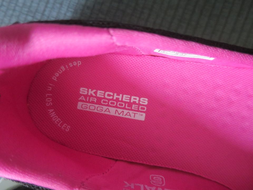 Skechers Sneakers  Memory foam Gr. 39 waschbar- 26 cm in Dresden
