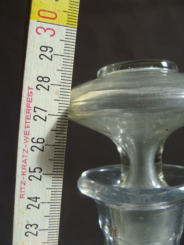 alte ArtDeco Karaffe Glas Kristall geschliffen mit Stöpsel in Weingarten